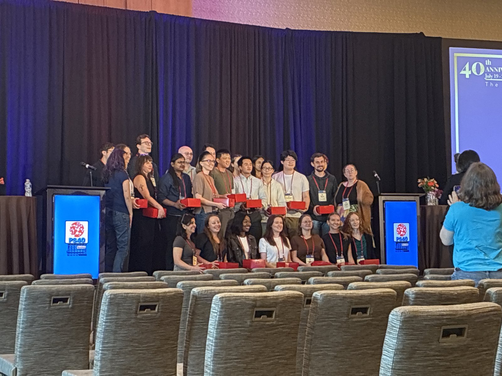 poster prize group